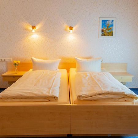 Christliche Gaestehaeuser Weinstrasse Neustadt an der Weinstraße 外观 照片