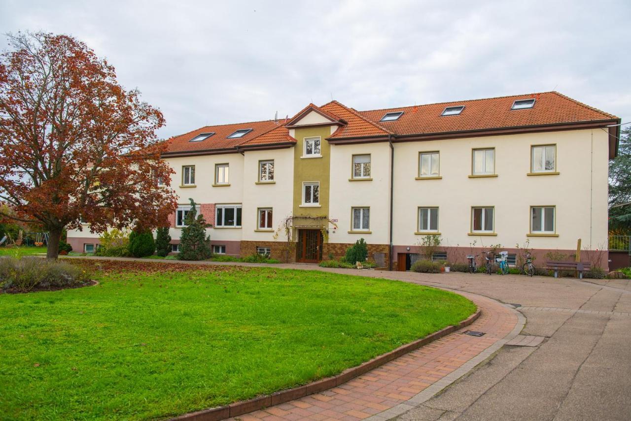 Christliche Gaestehaeuser Weinstrasse Neustadt an der Weinstraße 外观 照片