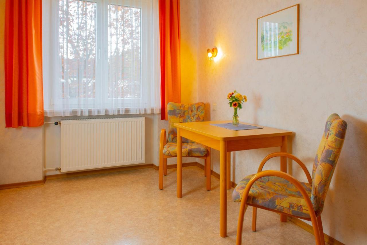 Christliche Gaestehaeuser Weinstrasse Neustadt an der Weinstraße 外观 照片